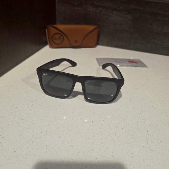 Ray-Ban Black Sunglasses - Picture 1 of 4